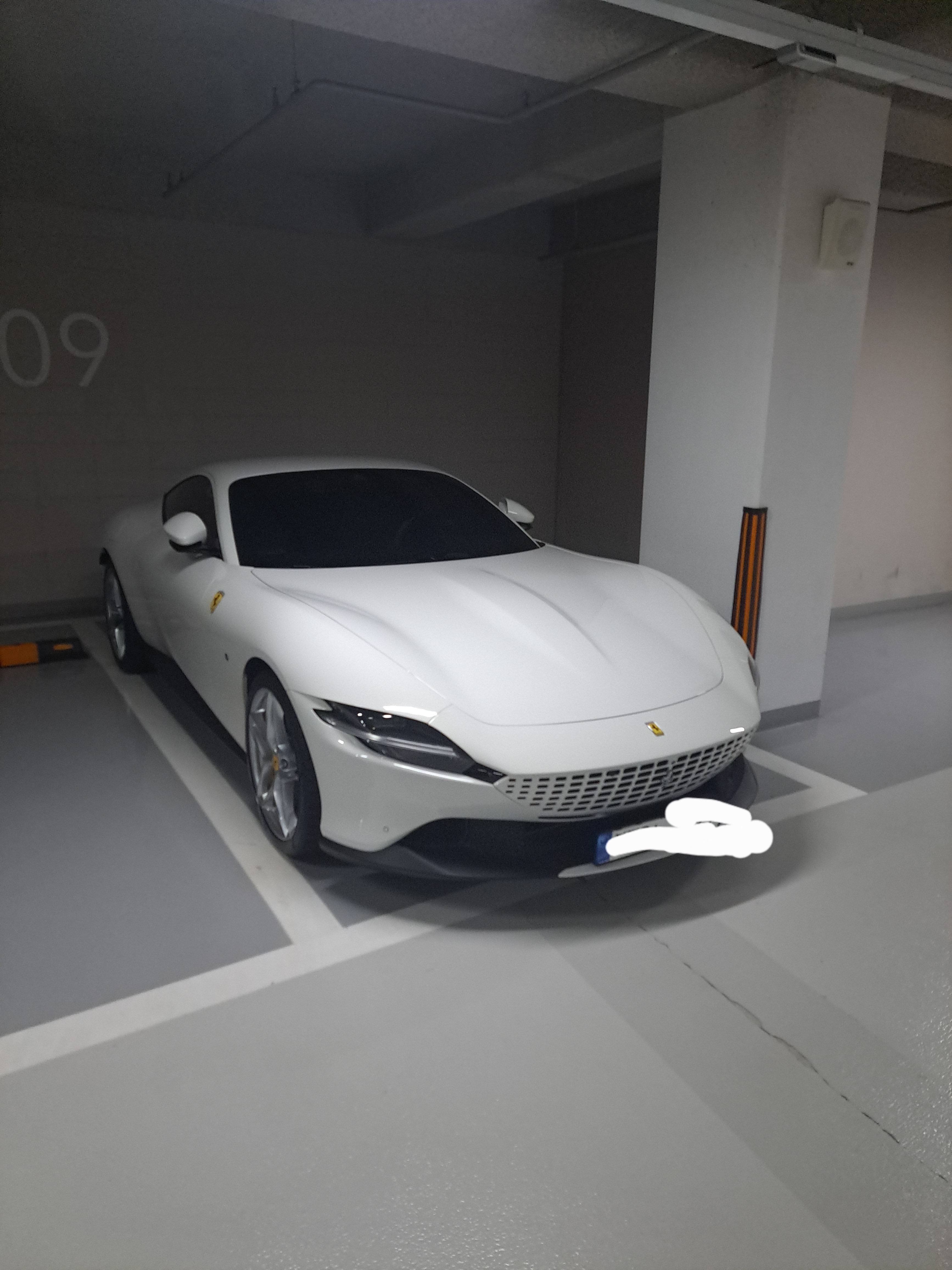 Ferrari Roma SPOT 게시글 이미지