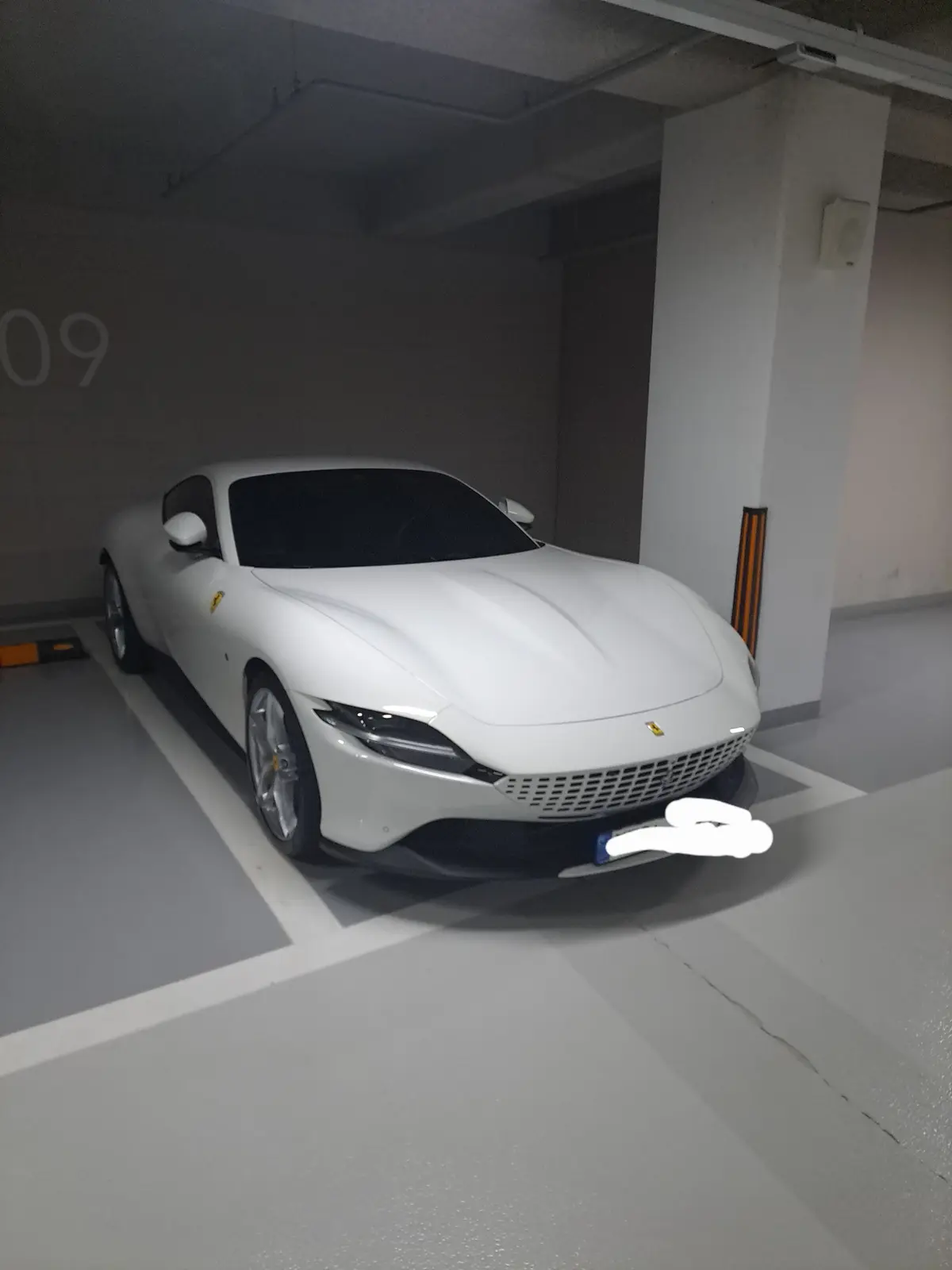 Ferrari Roma 사진 1