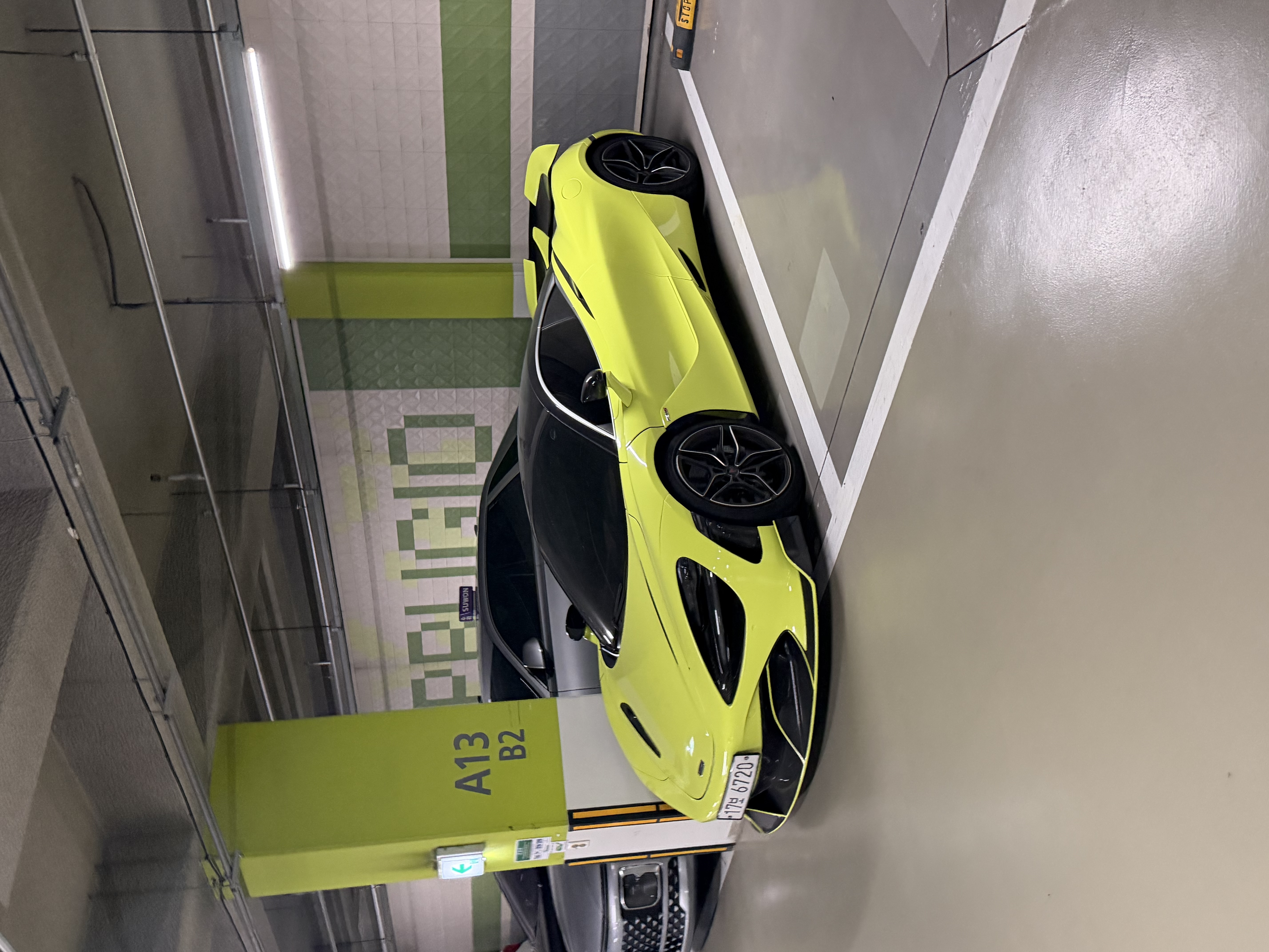 McLaren 720S SPOT 게시글 이미지