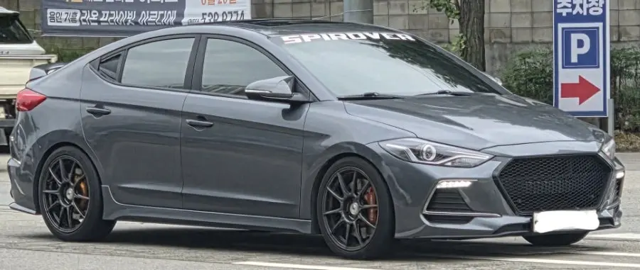 Hyundai Avante 사진 1