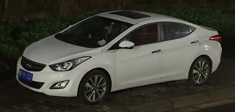 Hyundai Avante 사진 1