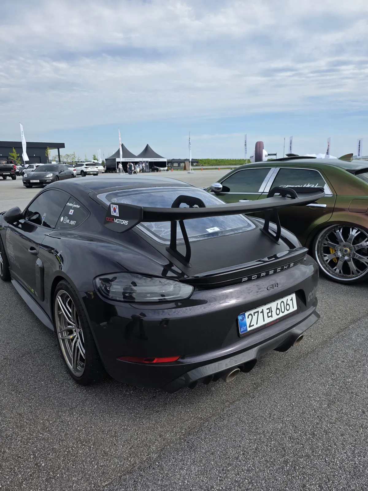 Porsche 718 Cayman GT4 사진 1