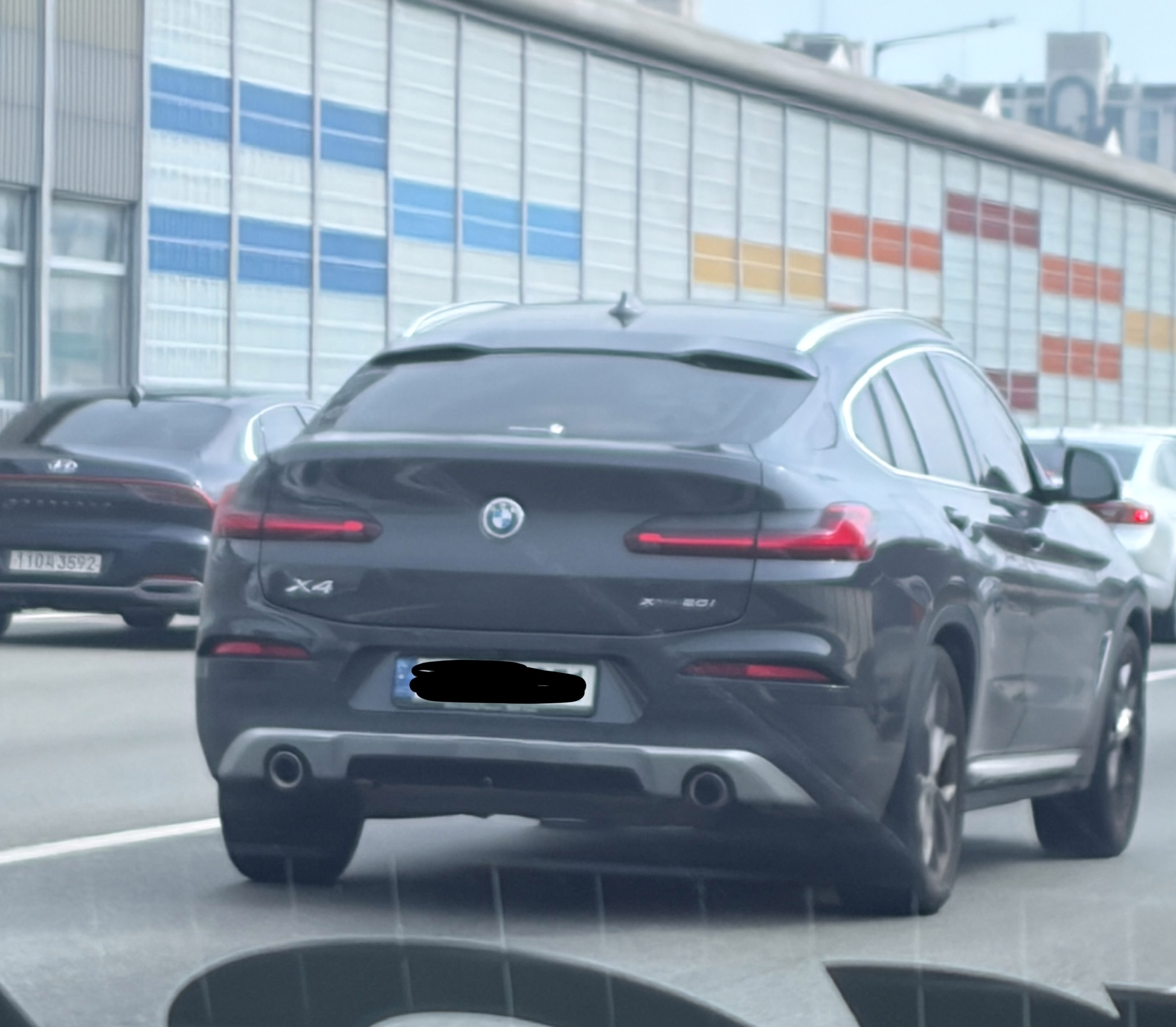 BMW X4 SPOT 대표 이미지