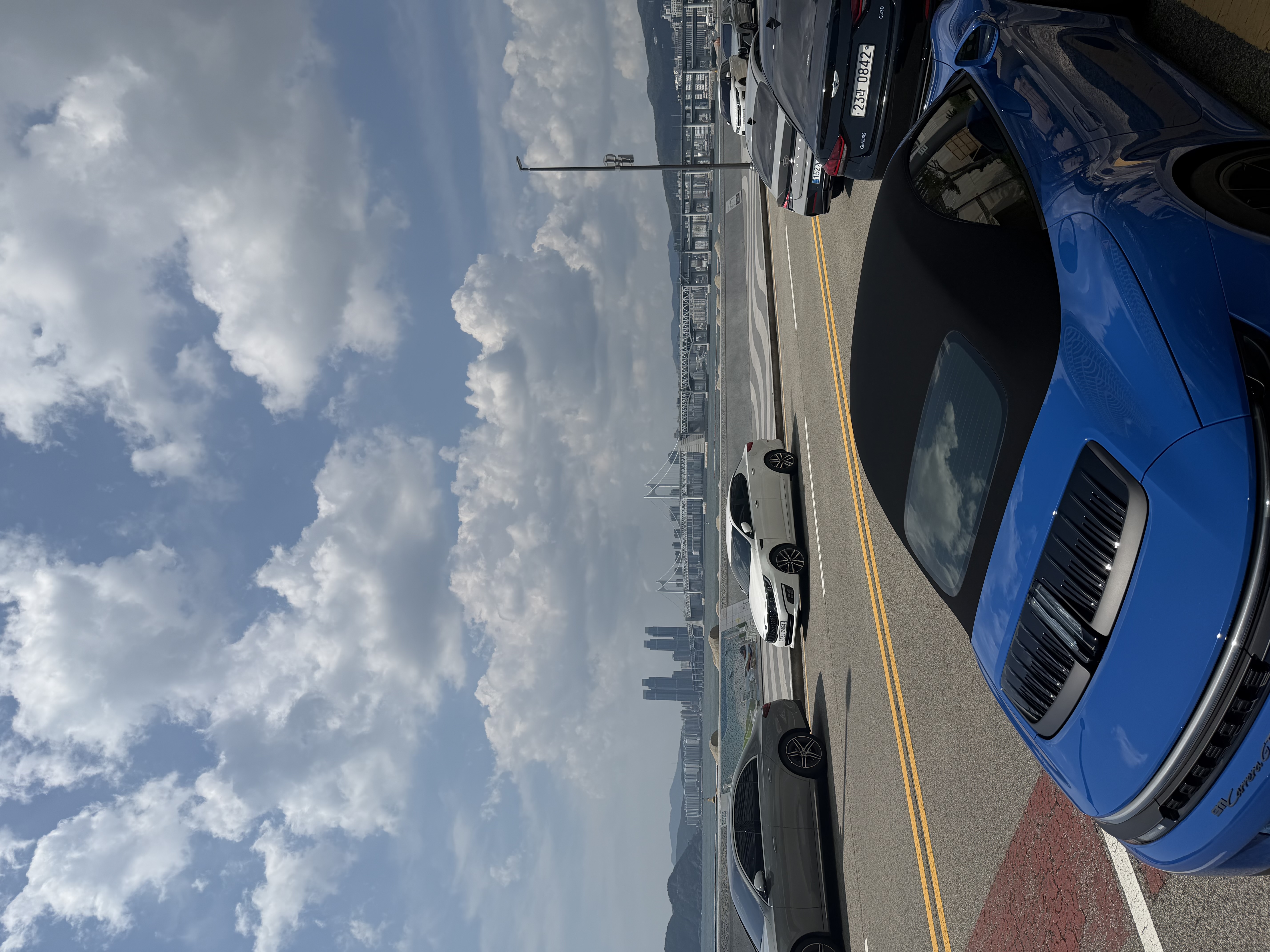 부산집 왔다 만난 예쁜 차🚙 대표 이미지