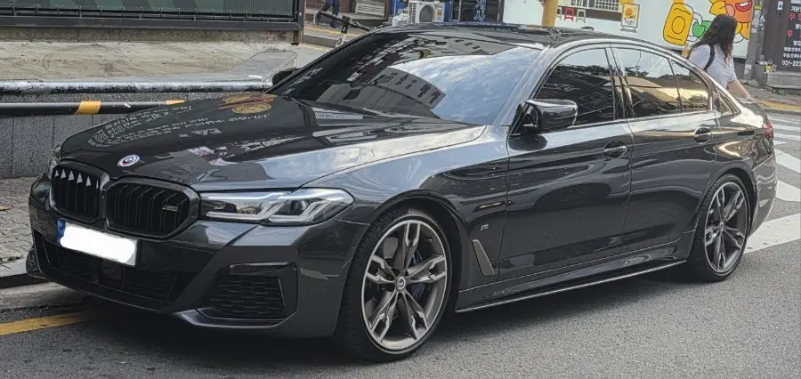 BMW 5 Series 사진 1