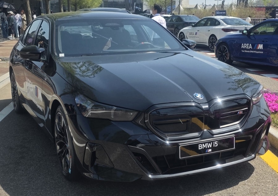 BMW i5 SPOT 대표 이미지