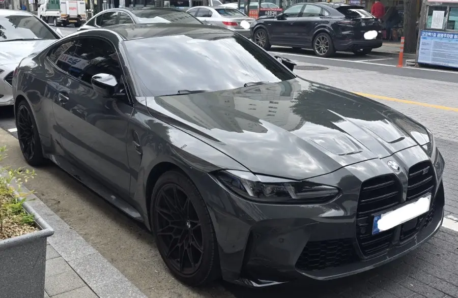 BMW M4 사진 1