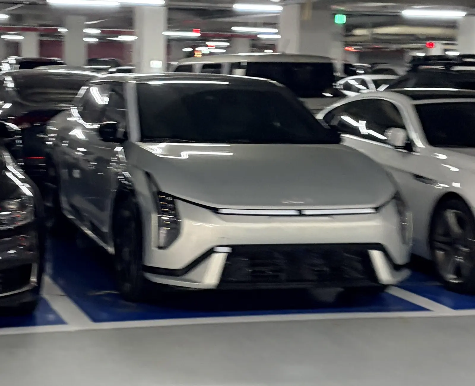 Kia EV4 사진 1
