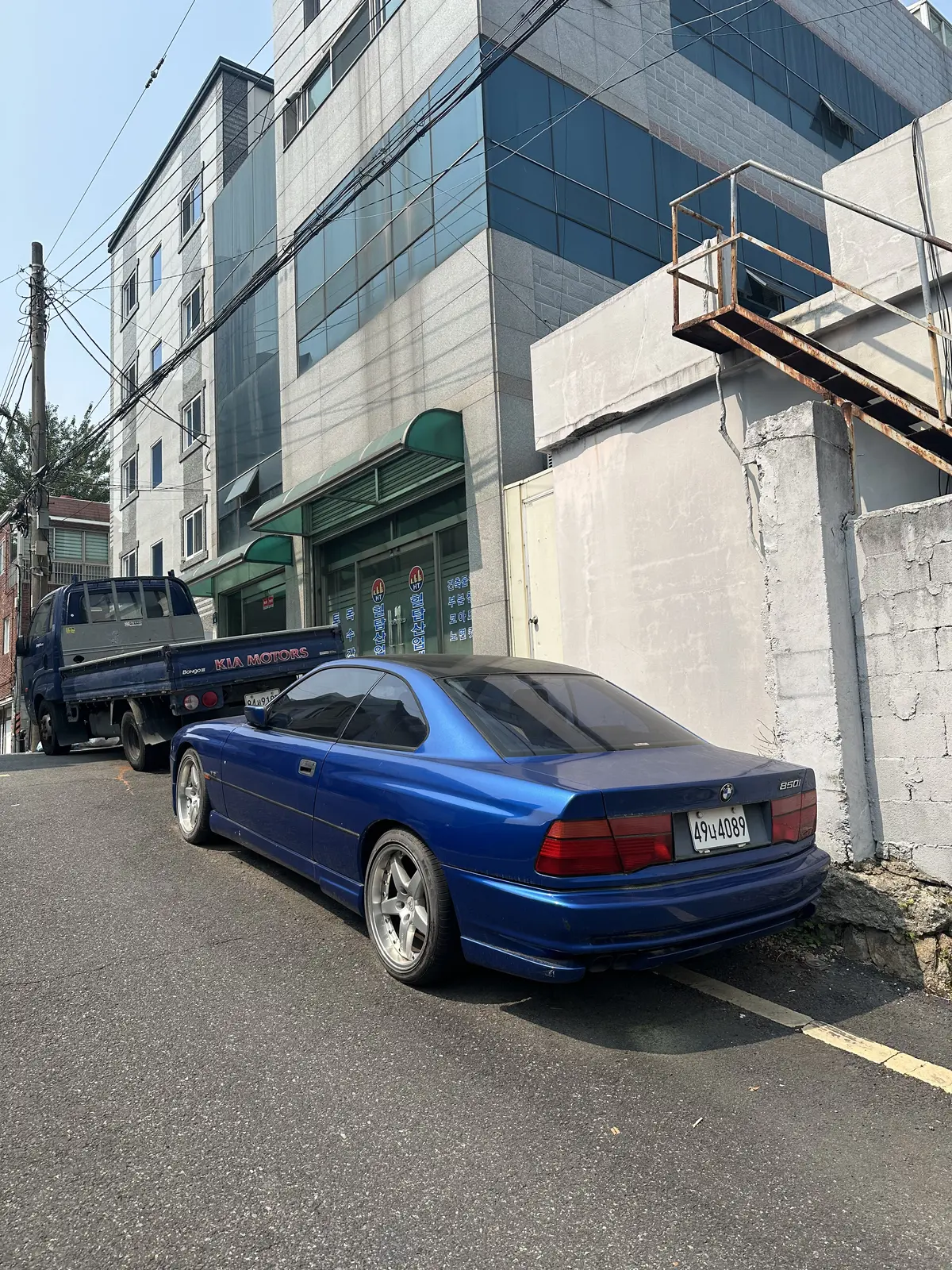 BMW 8 Series 사진 1