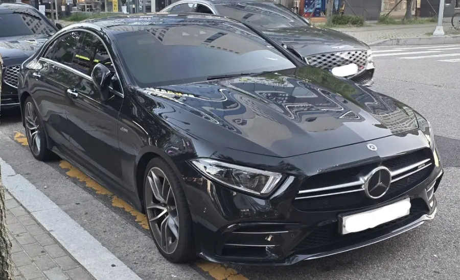Mercedes-Benz CLS 사진 1