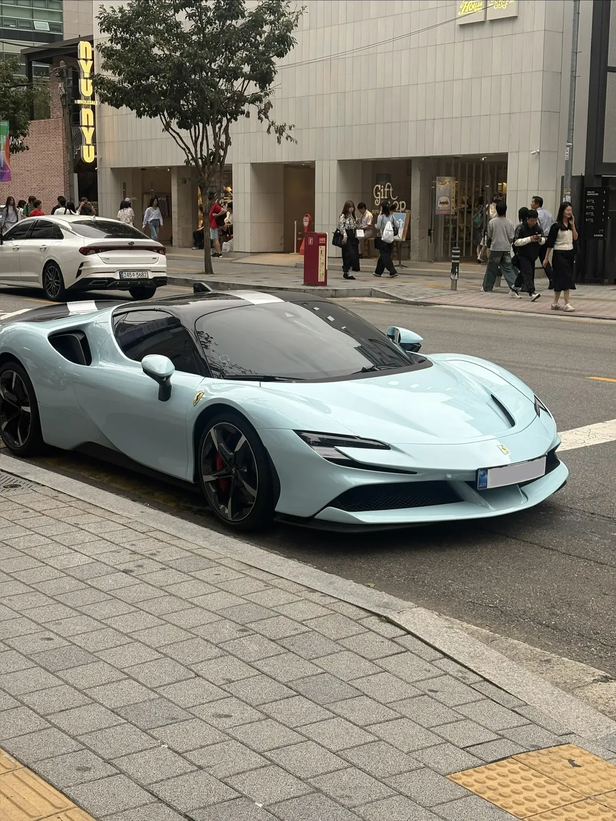 Ferrari SF90 사진 1