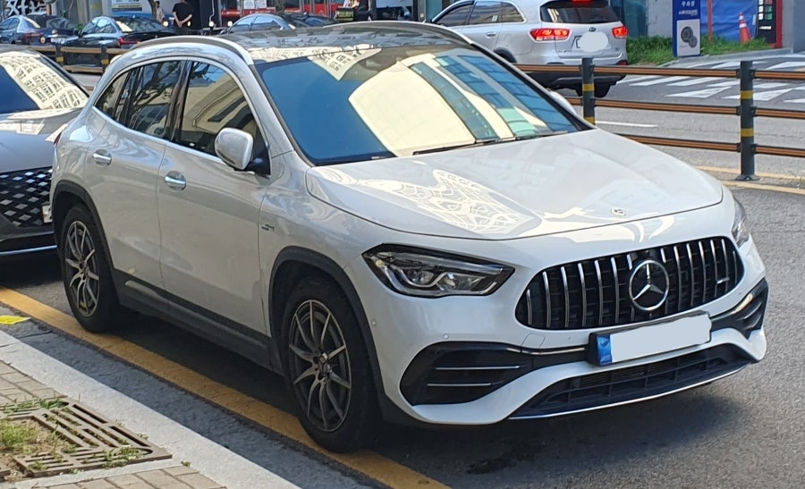 Mercedes-Benz GLA SPOT 대표 이미지