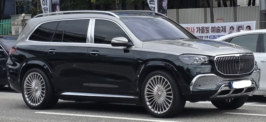 Mercedes-Benz GLS SPOT 대표 이미지