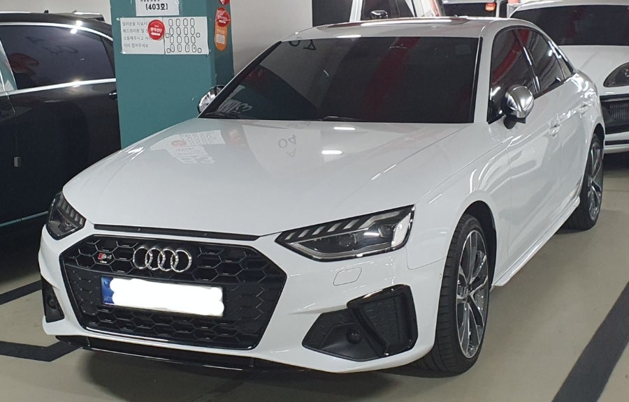 Audi A4 SPOT 게시글 이미지