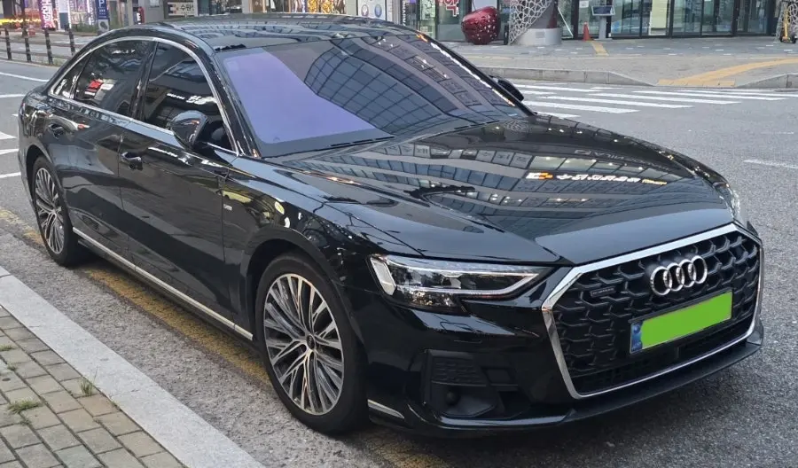 Audi A8 사진 1