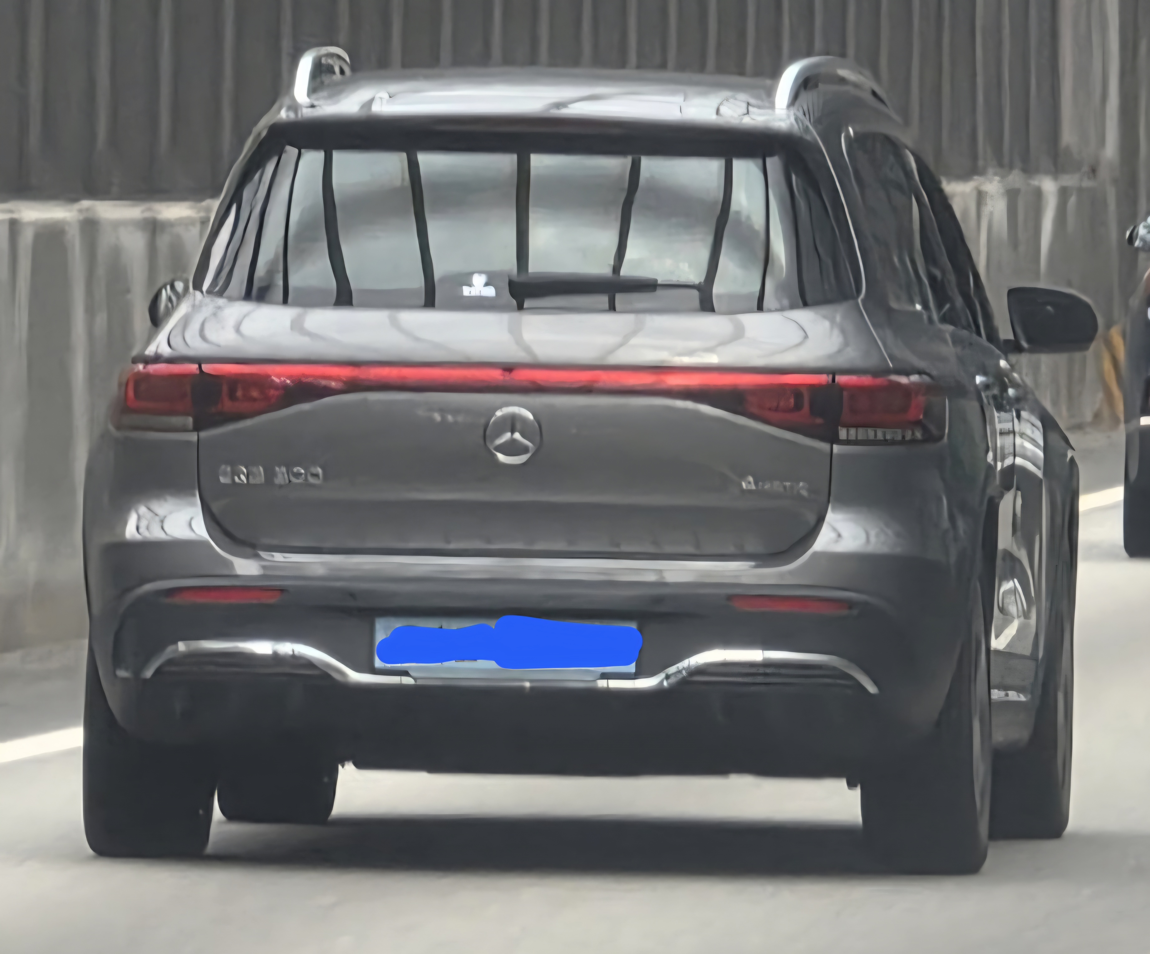 Mercedes-Benz EQB SPOT 게시글 이미지