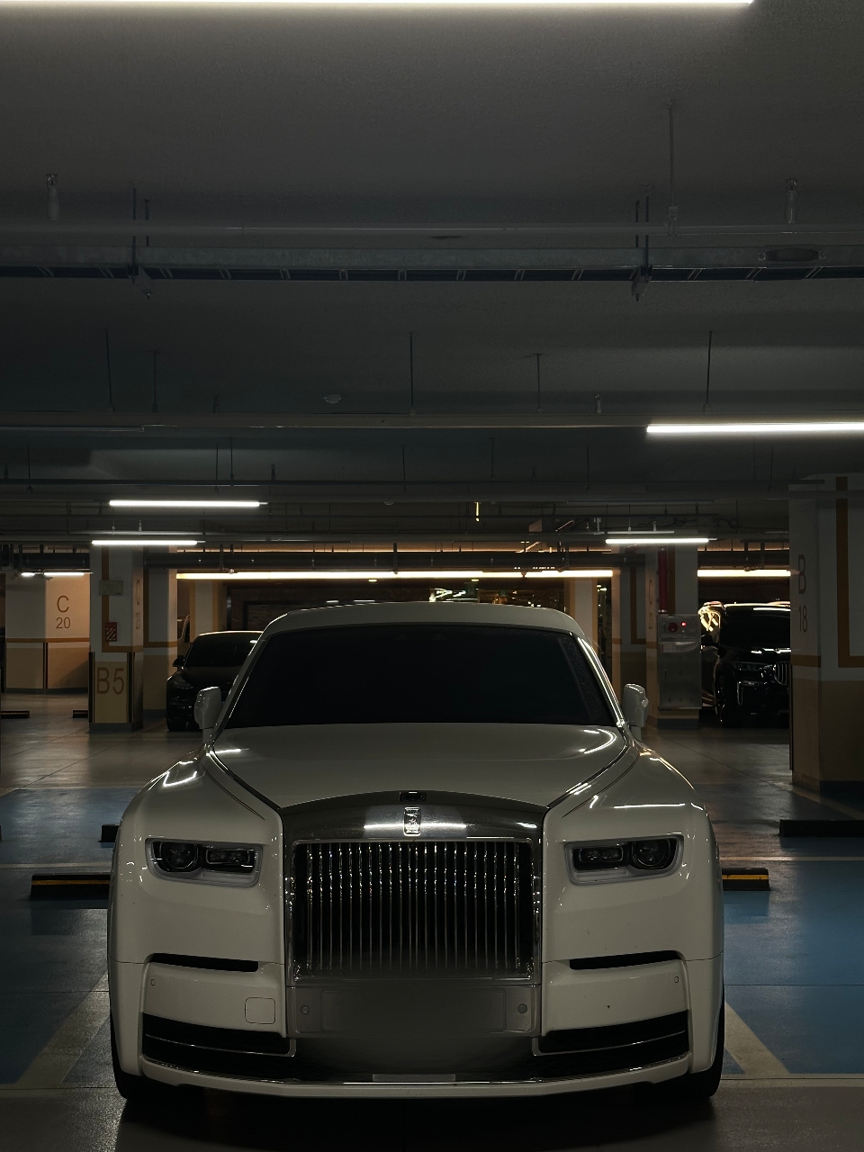 Rolls-Royce Phantom SPOT 게시글 이미지