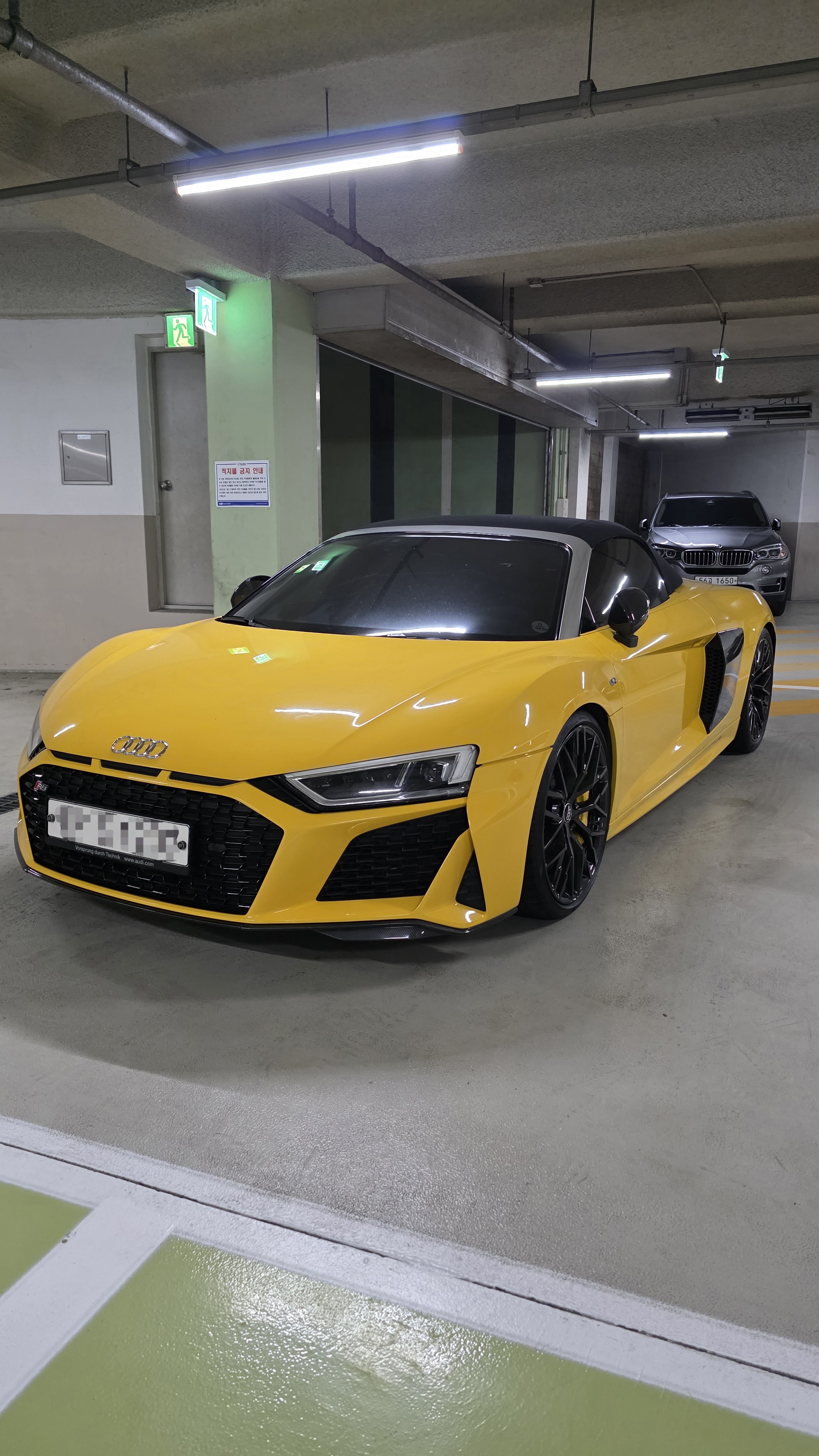 아우디 R8 performance spyder 대표 이미지
