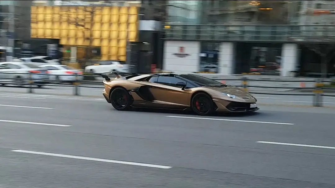 Lamborghini Aventador SVJ 사진 1