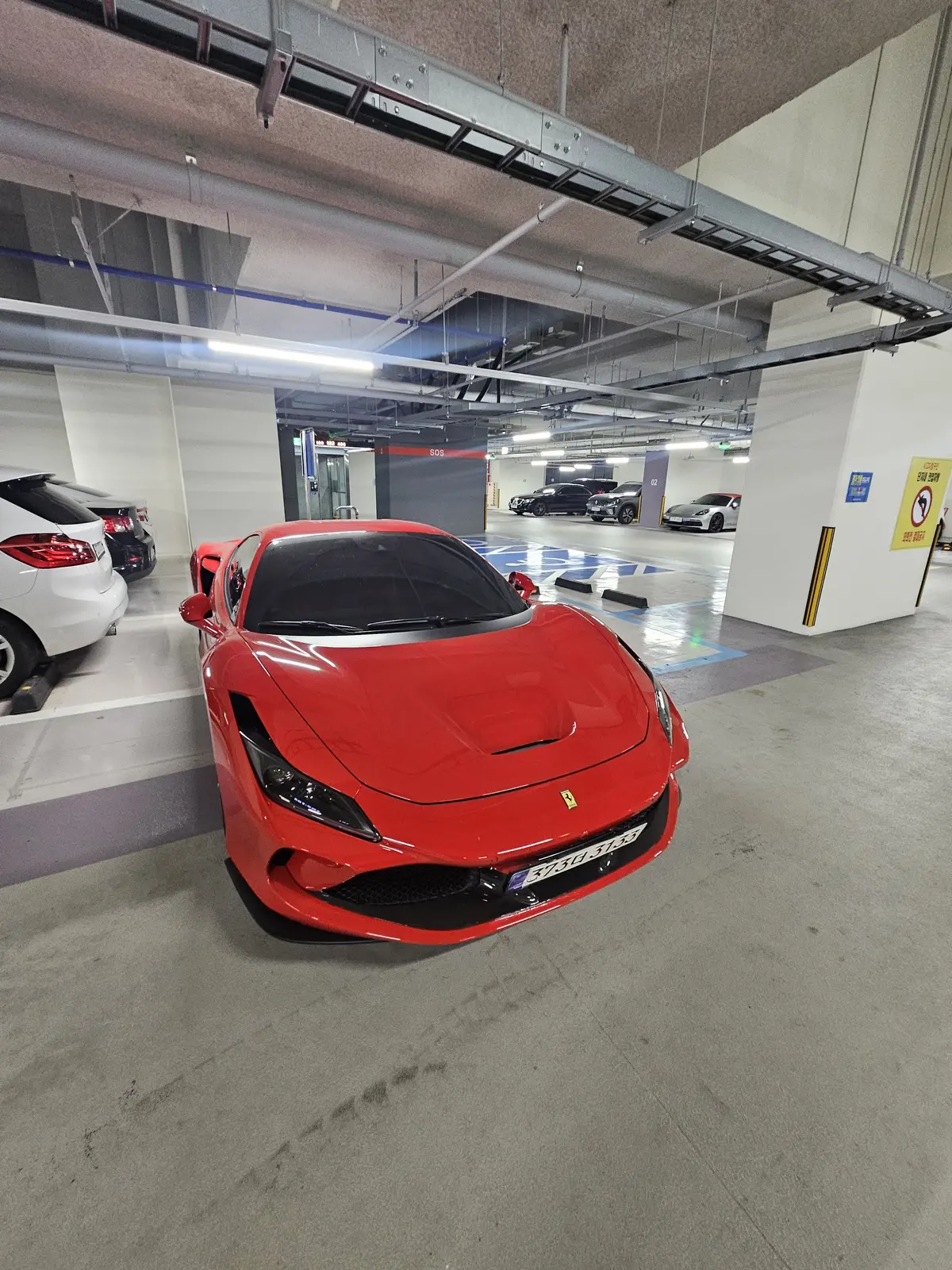 Ferrari F8 Tributo 사진 1