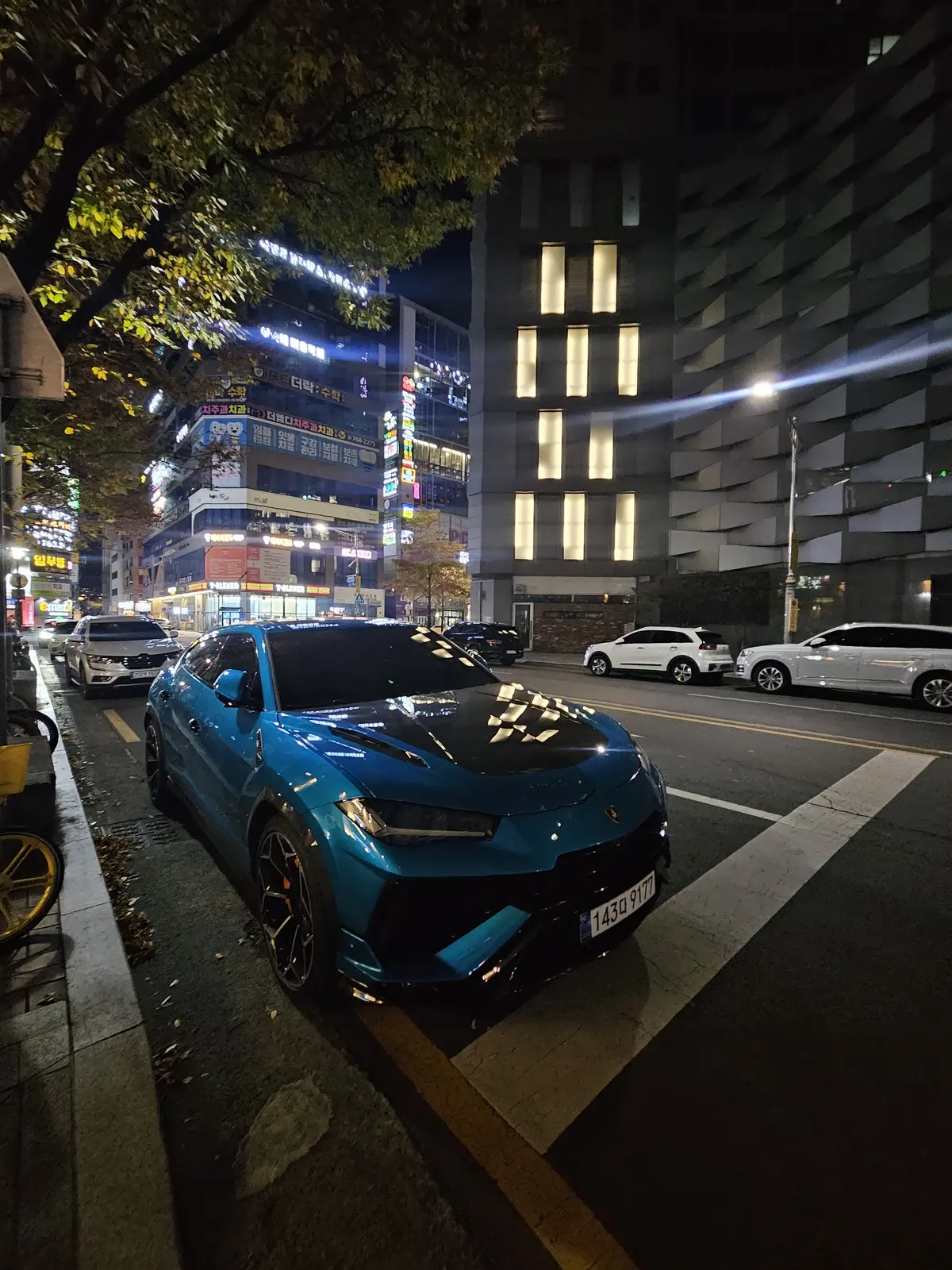 Lamborghini Urus Performante 사진 1