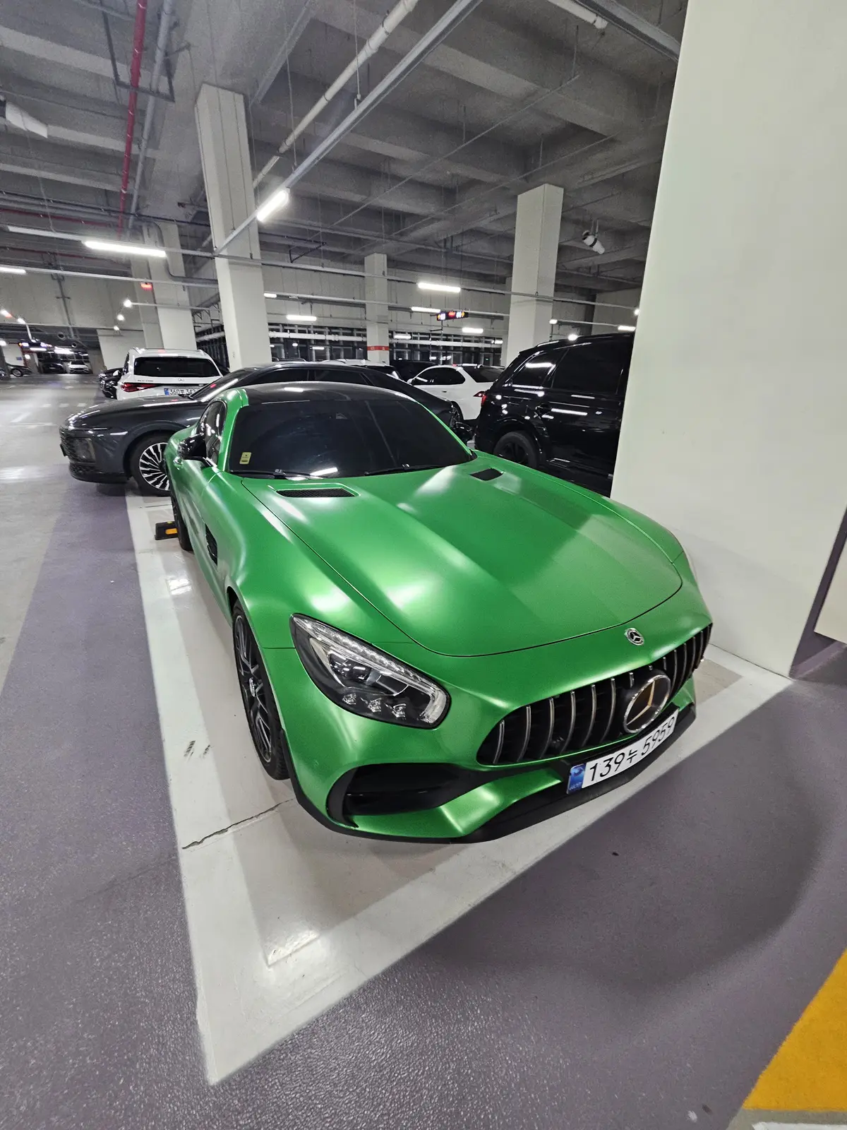 Mercedes-Benz AMG GT 사진 1