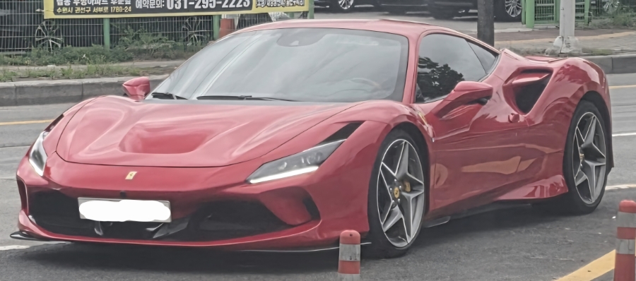 Ferrari F8 Tributo SPOT 게시글 이미지