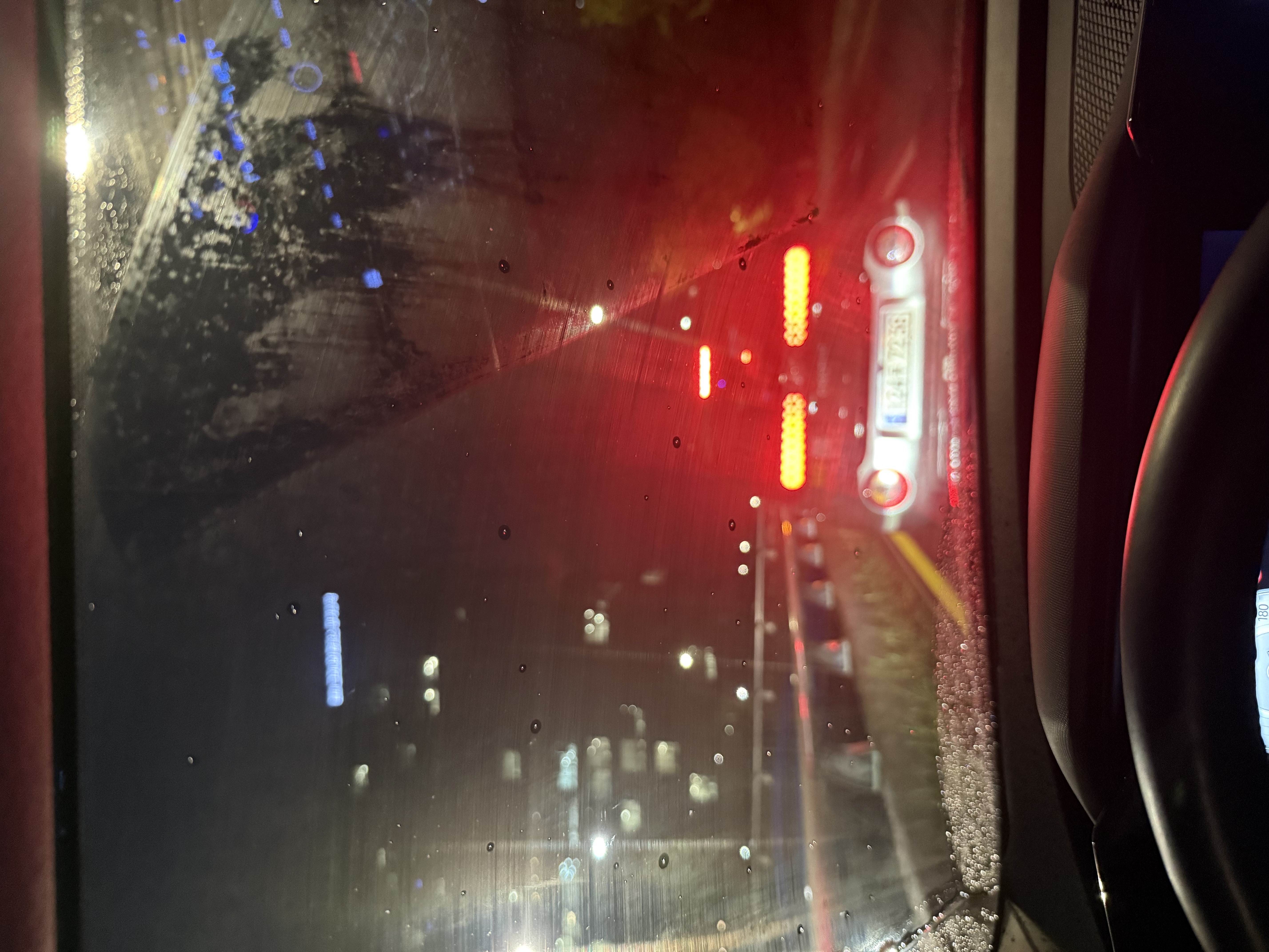 비 엄청 오네요 게시글 이미지