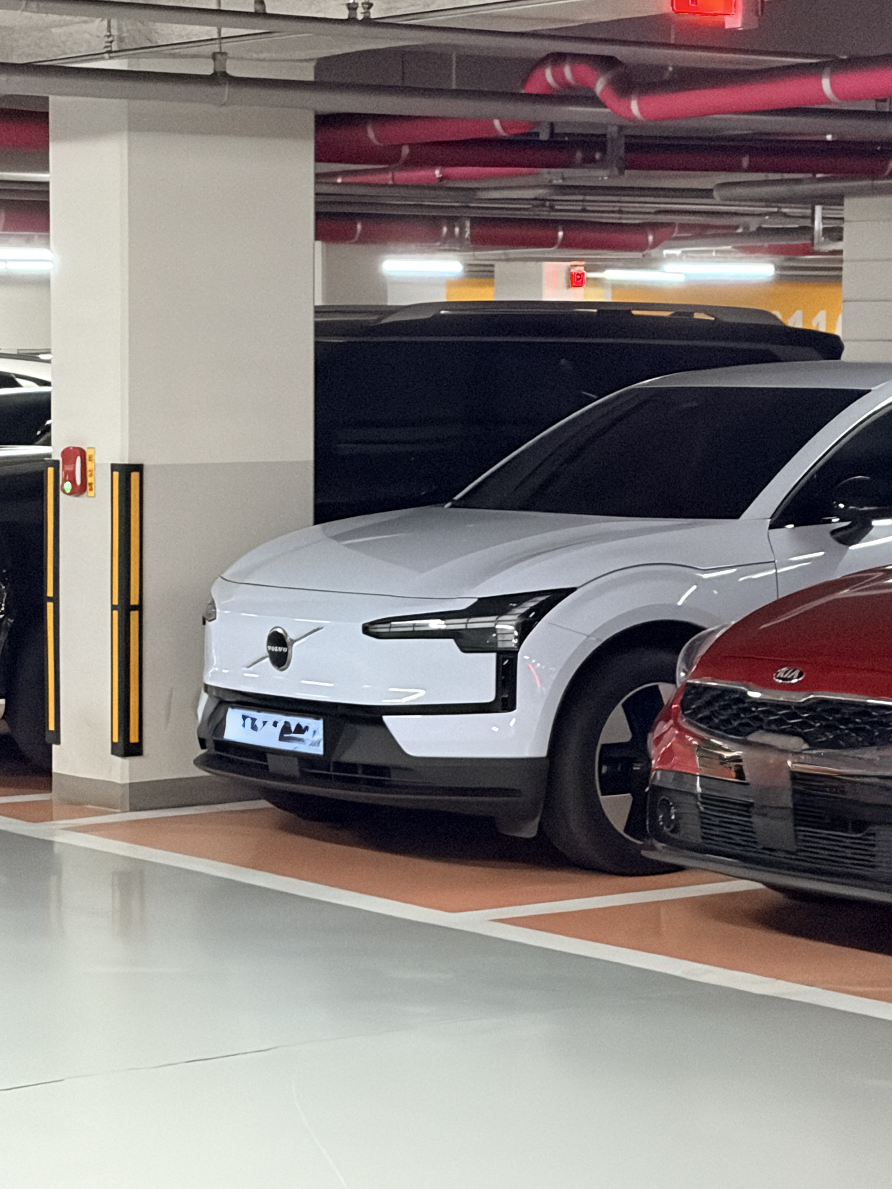 Volvo EX30 SPOT 게시글 이미지