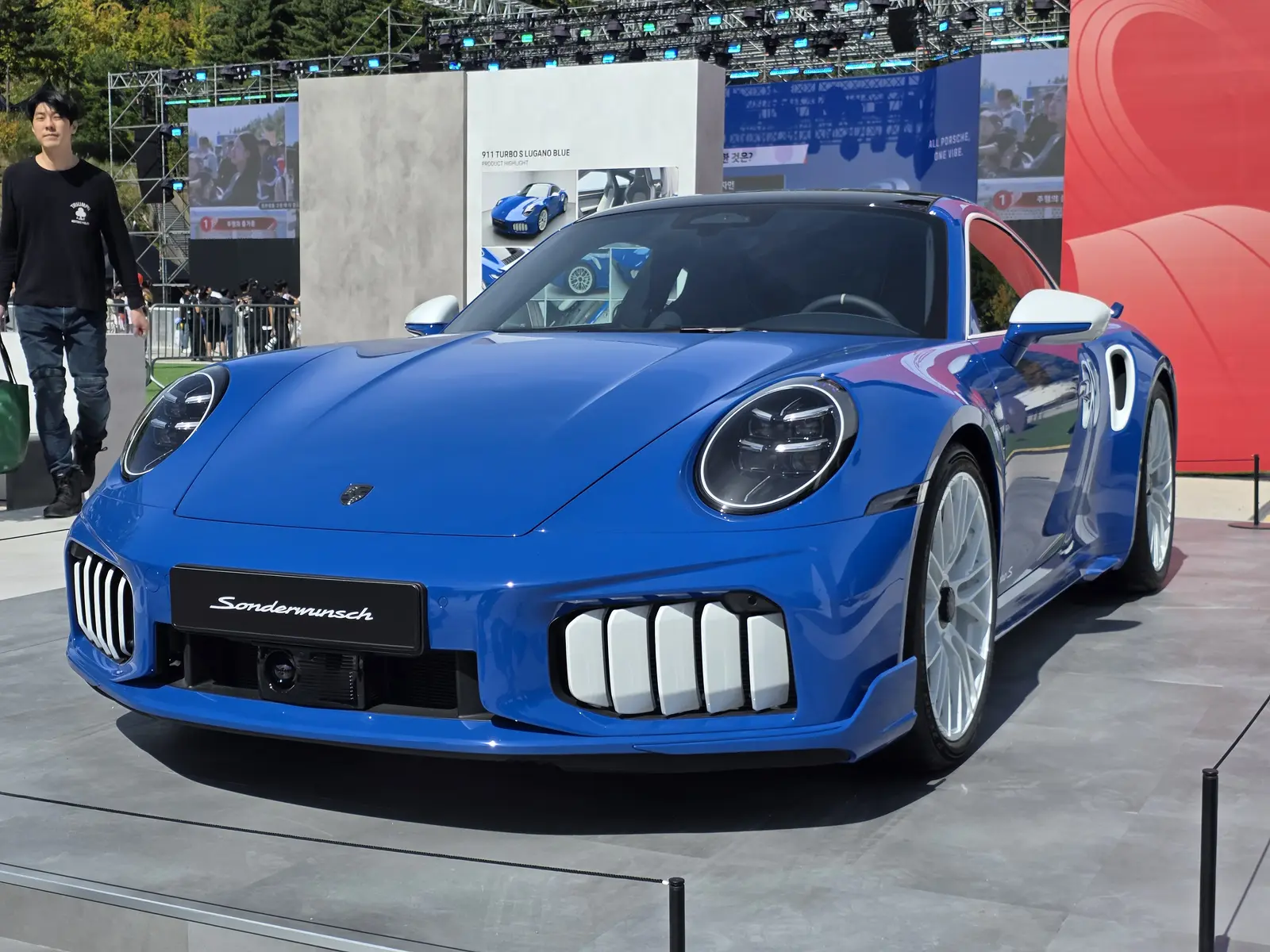Porsche 911 Turbo S 사진 1