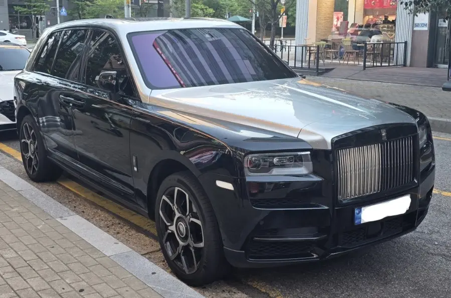 Rolls-Royce Cullinan 사진 1