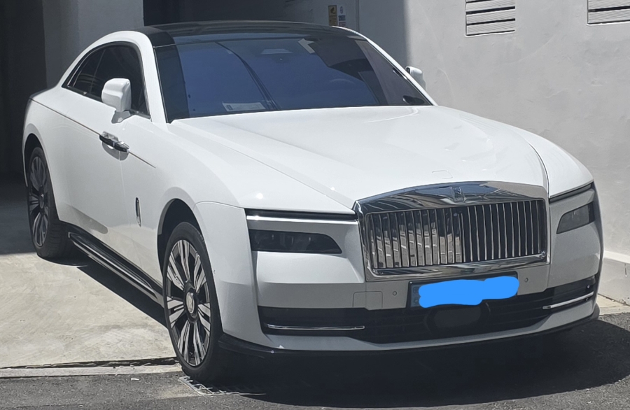Rolls-Royce Spectre SPOT 게시글 이미지
