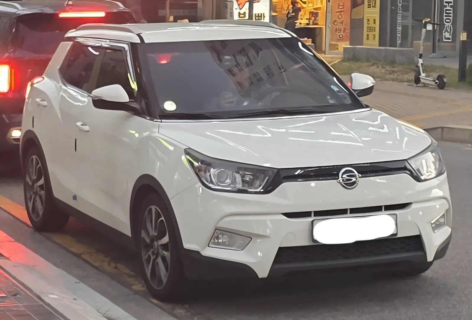KG Mobility Tivoli 사진 1