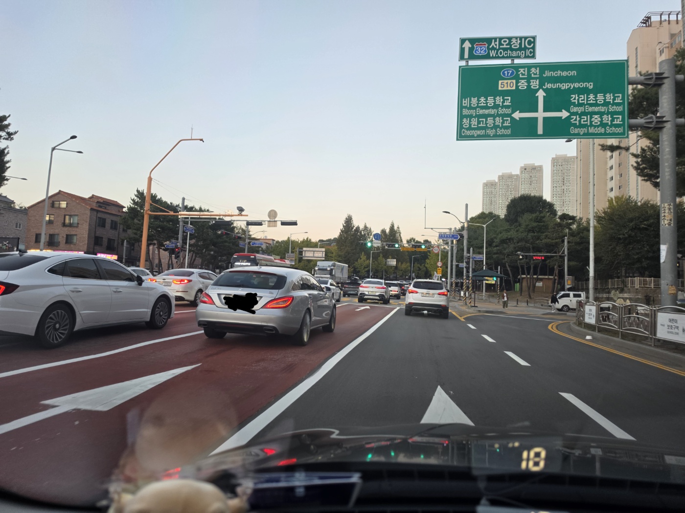 퇴근길에 본 벤츠 웨건차량 게시글 이미지