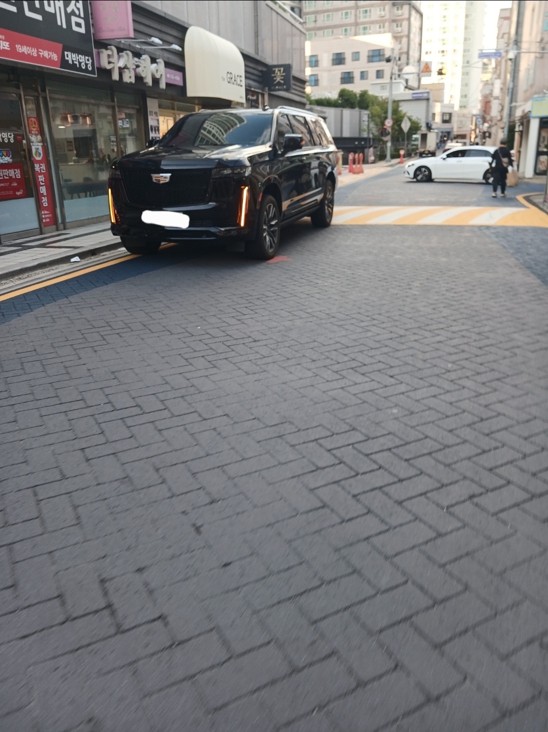 Cadillac Escalade SPOT 게시글 이미지
