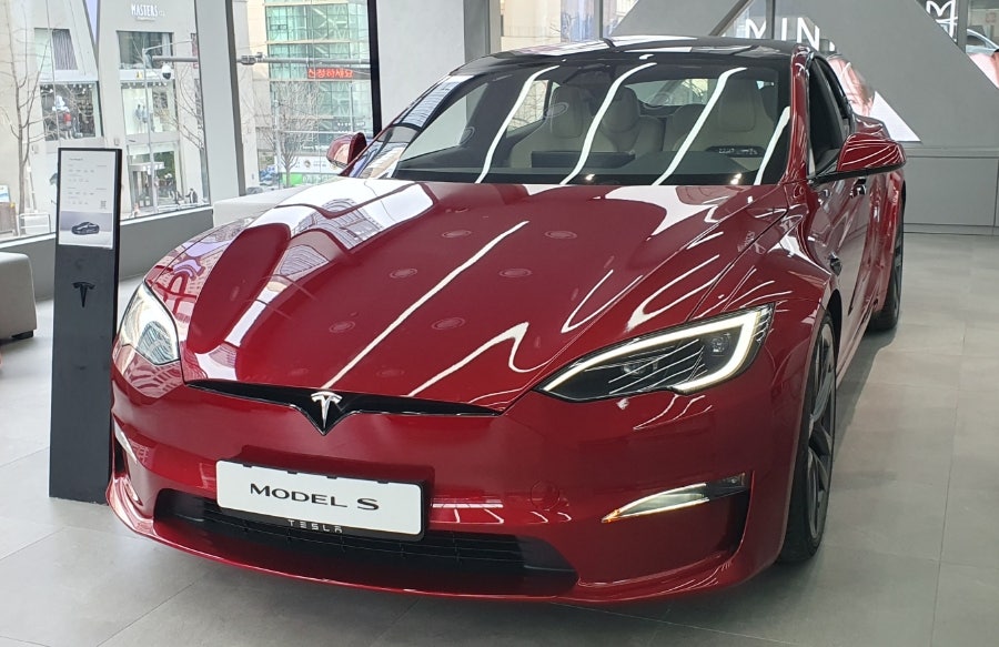 Tesla Model S SPOT 게시글 이미지