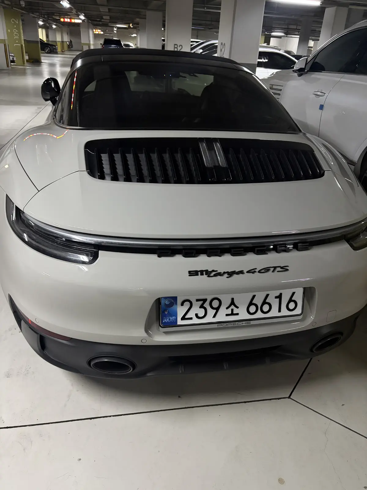Porsche 911 Carrera 4S 사진 1