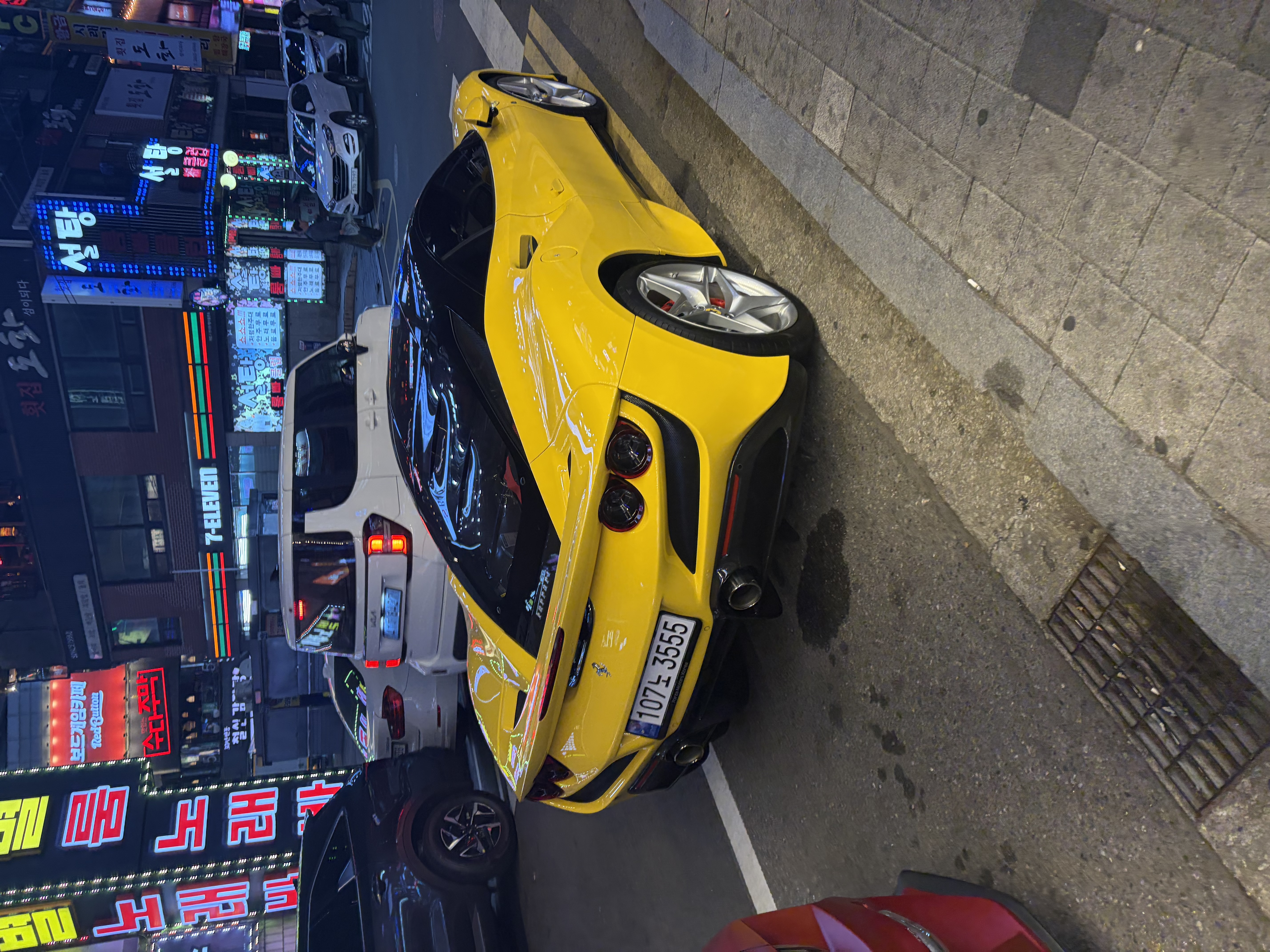 Ferrari F8 Tributo SPOT 게시글 이미지
