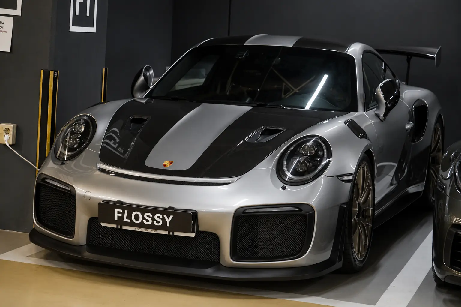 Porsche 911 gt2 rs Weissach 사진 3