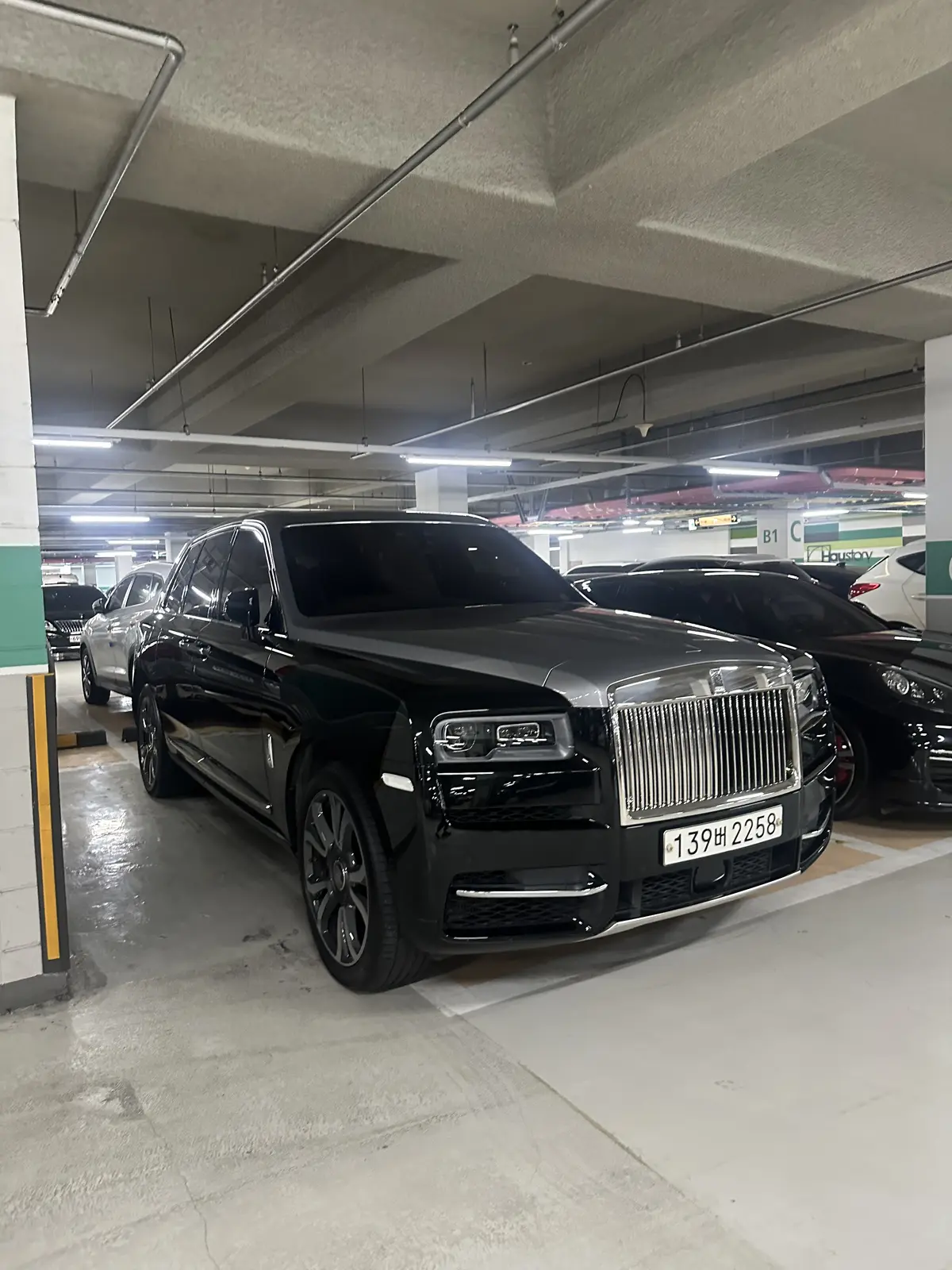 Rolls-Royce Cullinan 사진 1