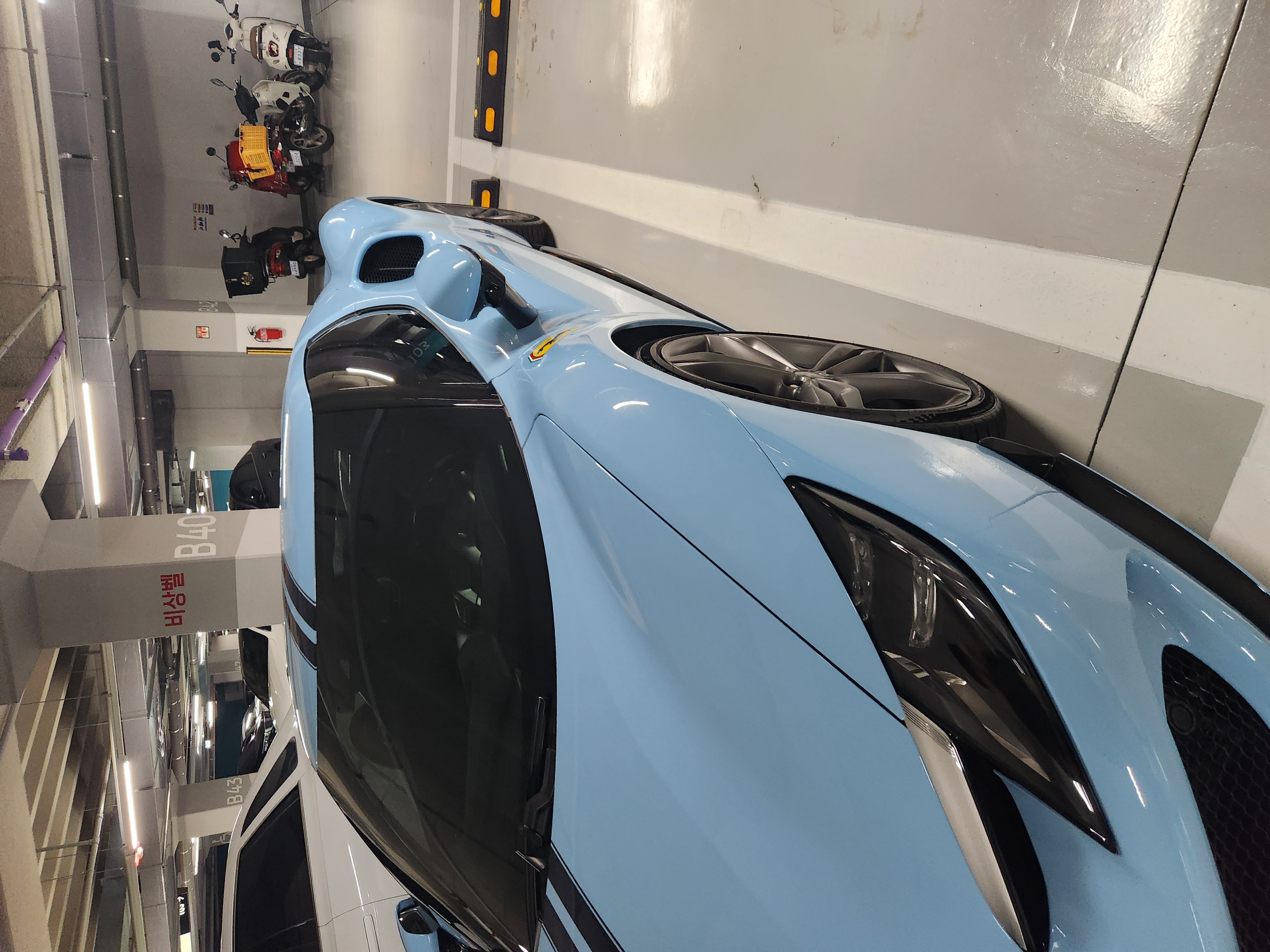 Ferrari 296 GTB SPOT 게시글 이미지