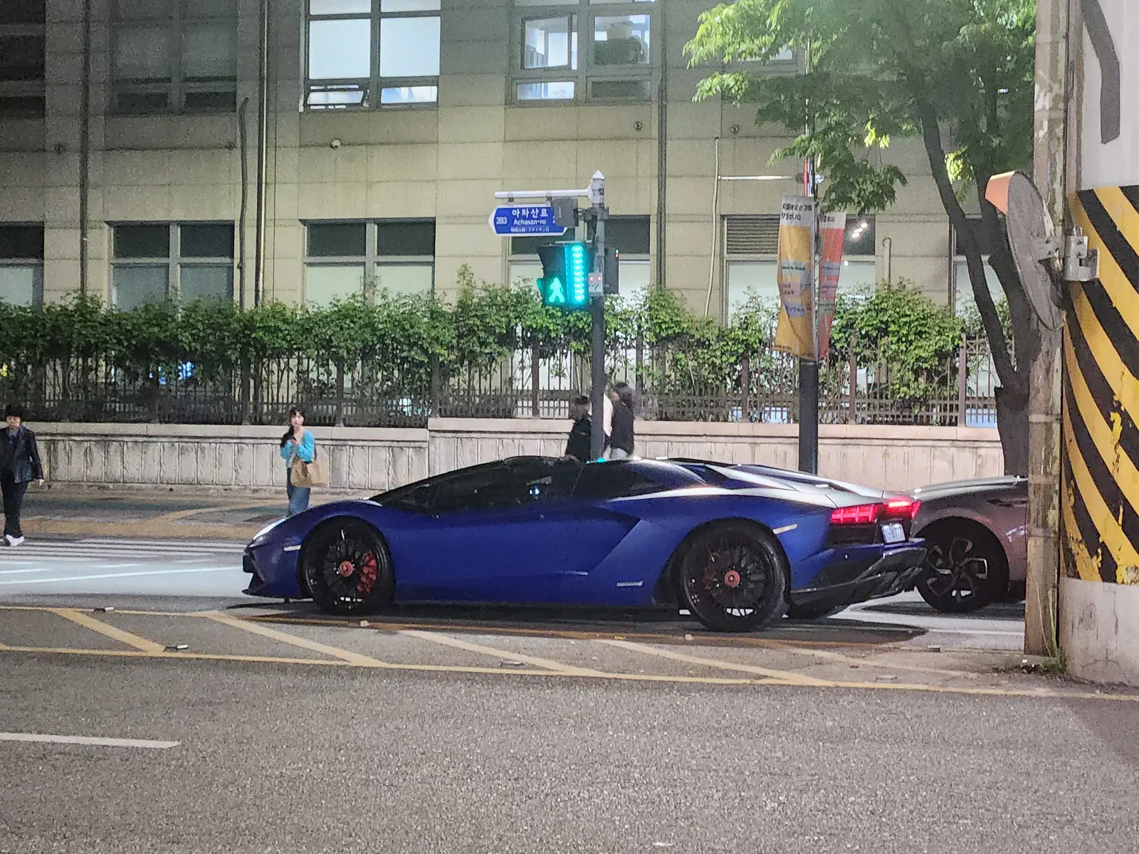 Lamborghini Aventador S 사진 1